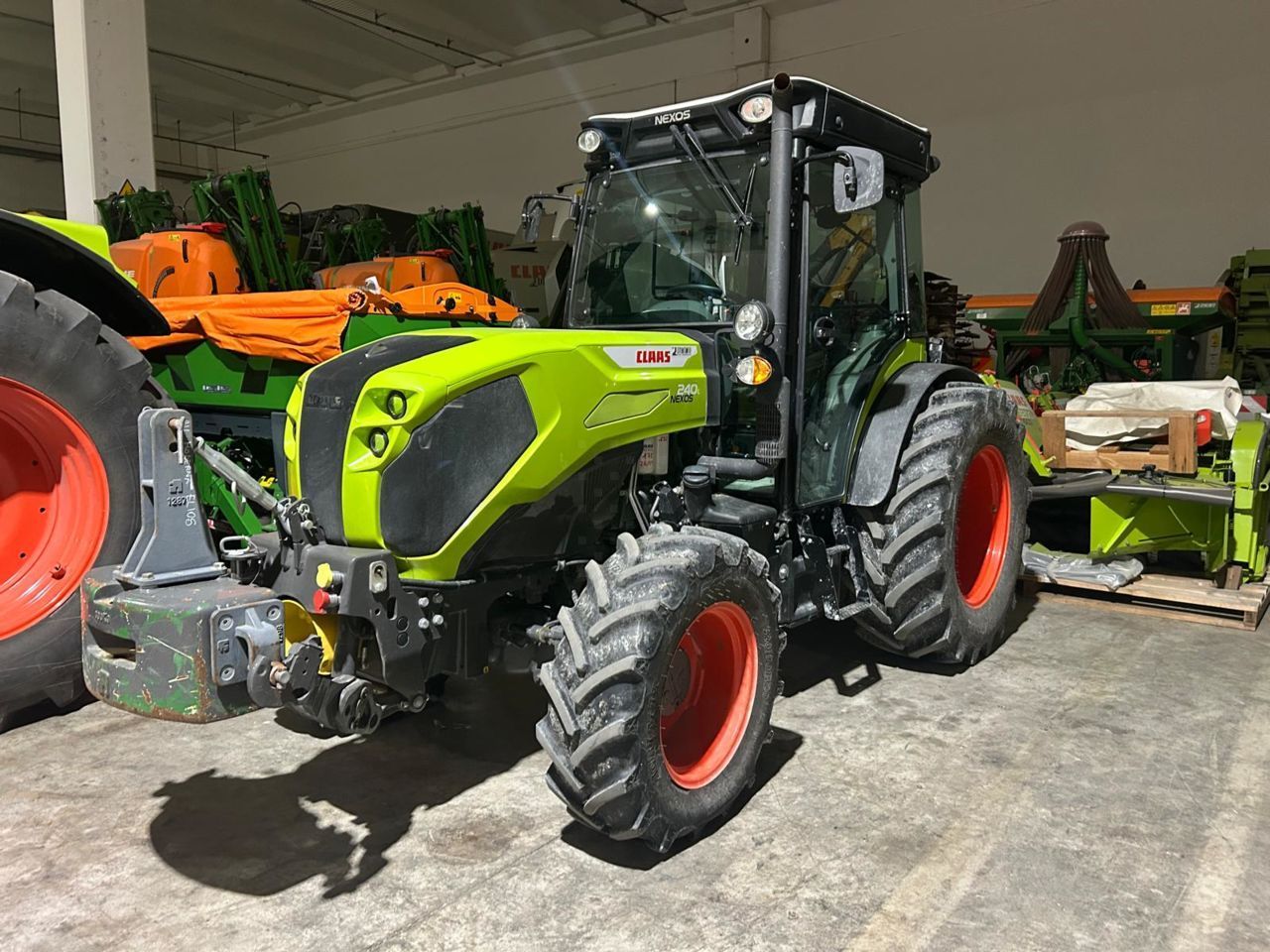 Claas Nexos 240 L Tractor €63,500