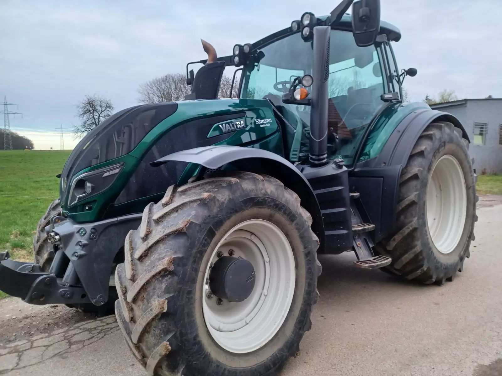 Valtra T 214 Tractor €71,345