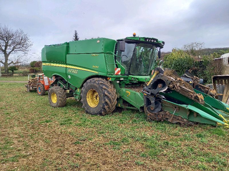 E-FARM: John Deere S670 - Moissoneuse-batteuse - id ZVYYRYS - 68 000 € - Année: 2013 - Lecture du nombre d'heure: 4 400,France