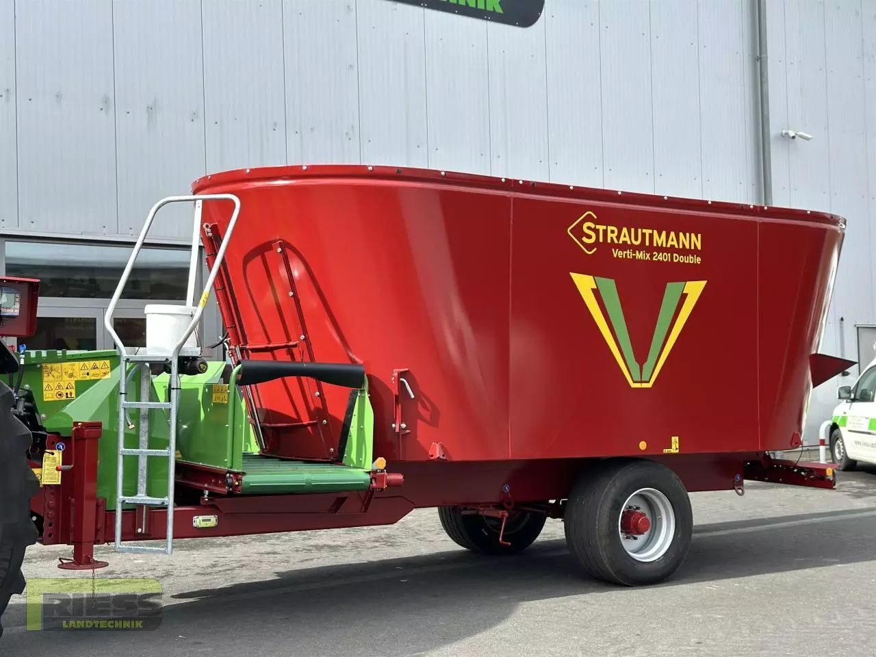 E-FARM: Strautmann Verti-Mix 2401 - Keverő adagolók - id 1SQMMSC - 51 500 EUR - Gyártási év: 2024 - Németország