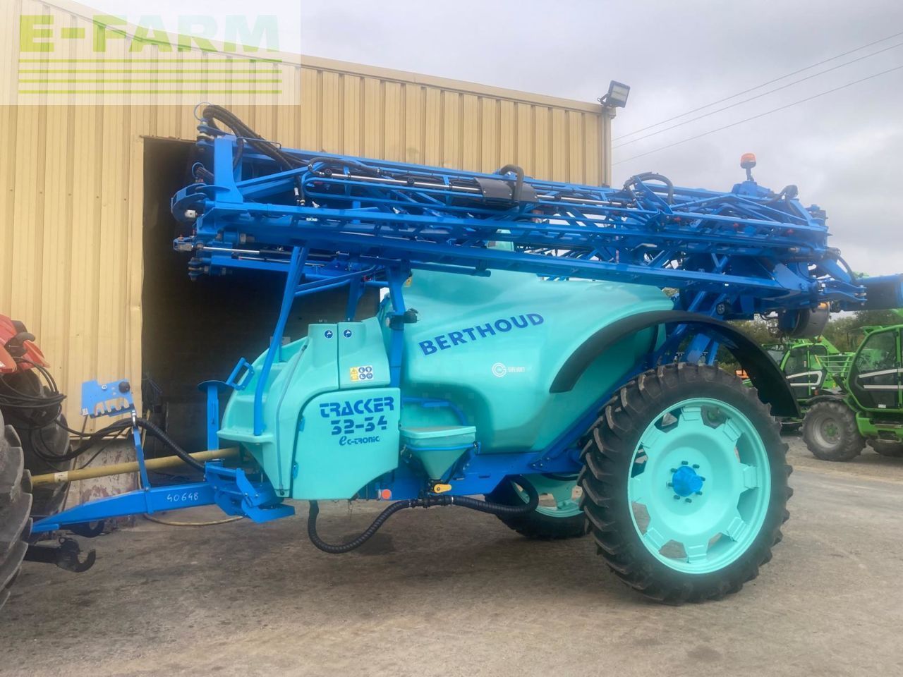 Berthoud tracker 32-34 Pulvérisateur 69 000 €