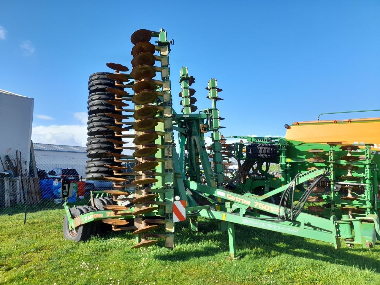 E-FARM: Amazone catros 7501-t - Cultivador - id EGDF89J - 16.000 € - Año: 2007 - Francia