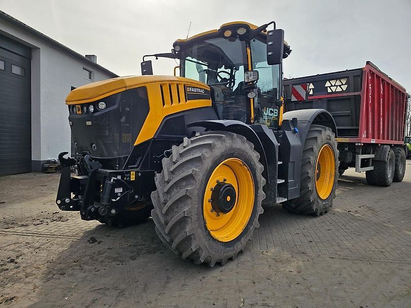 JCB Fastrac 8330 iCON Tractor €185,365