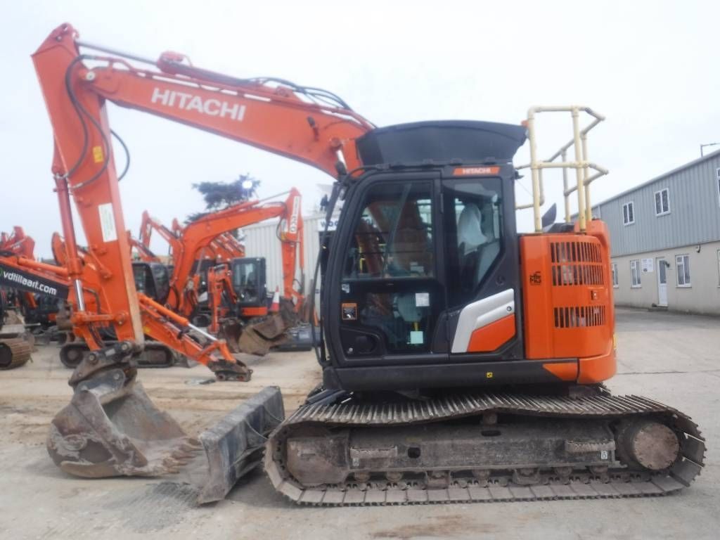 Hitachi zx 135 us bl-7 Koparka gąsienicowa 76 003 €