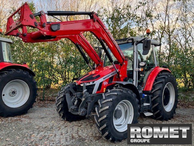 Massey Ferguson 5S.115 Tractor €76,497