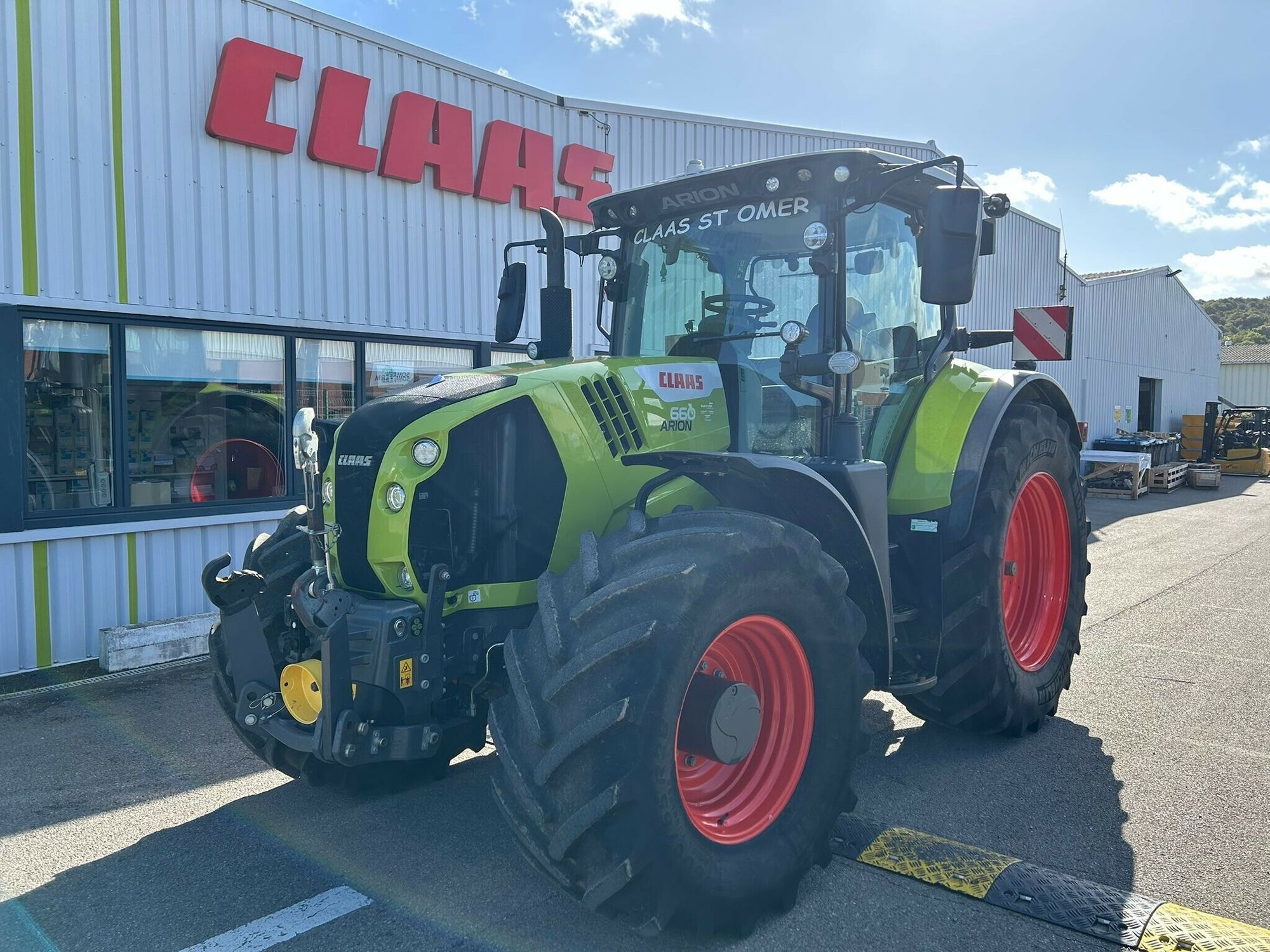 E-FARM: Claas Trion 660 - Traktori - id UMIZIJ1 - 139 000 € - Godina proizvodnje: 2024 - Radni sati motora: 1.480,Snaga motora (KS): 205,Francuska