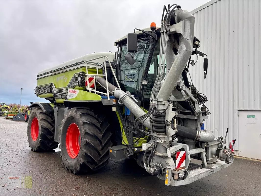 E-FARM: Claas Xerion 4000 SADDLE TRAC - Tractor - id X7X9MMC - 197.479 EUR - Anul: 2017 - Citeste ore: 5.596,Muterea motorului: 419,Germania