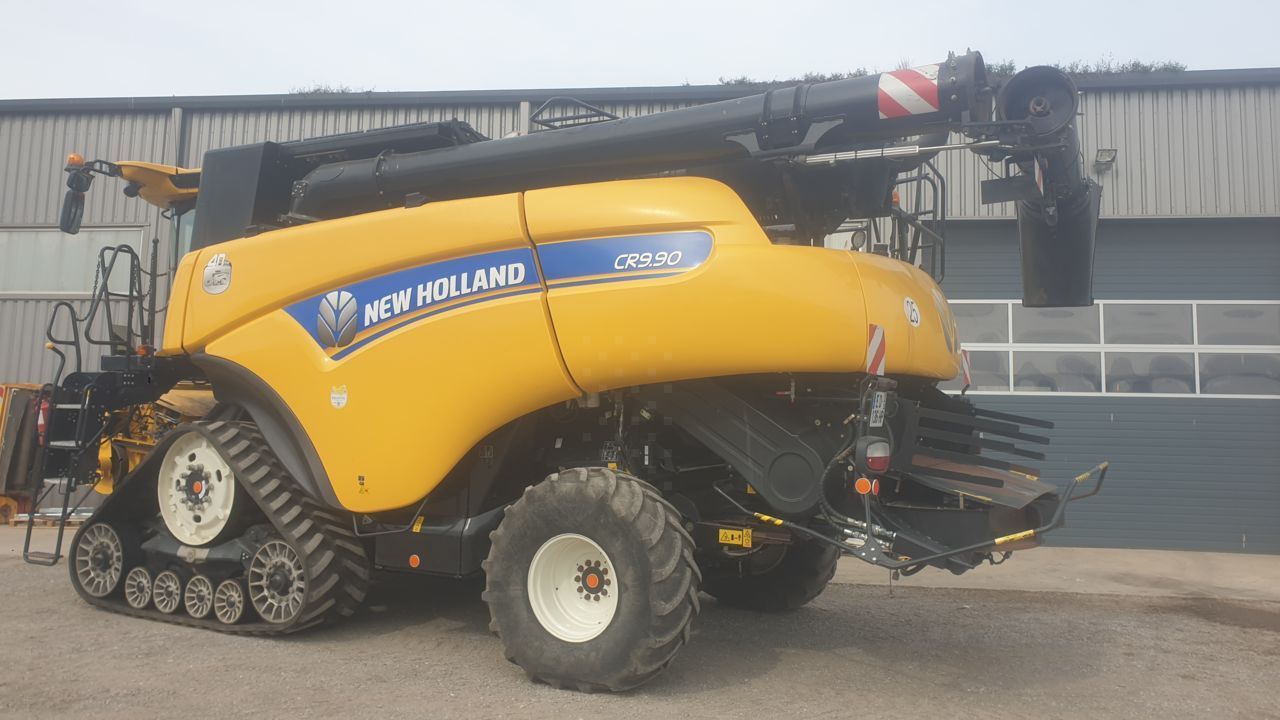 E-FARM: New Holland cr9.90 - Moissoneuse-batteuse - id FLISIQZ - 223 000 € - Année: 2016 - Lecture du nombre d'heure: 1 780,France
