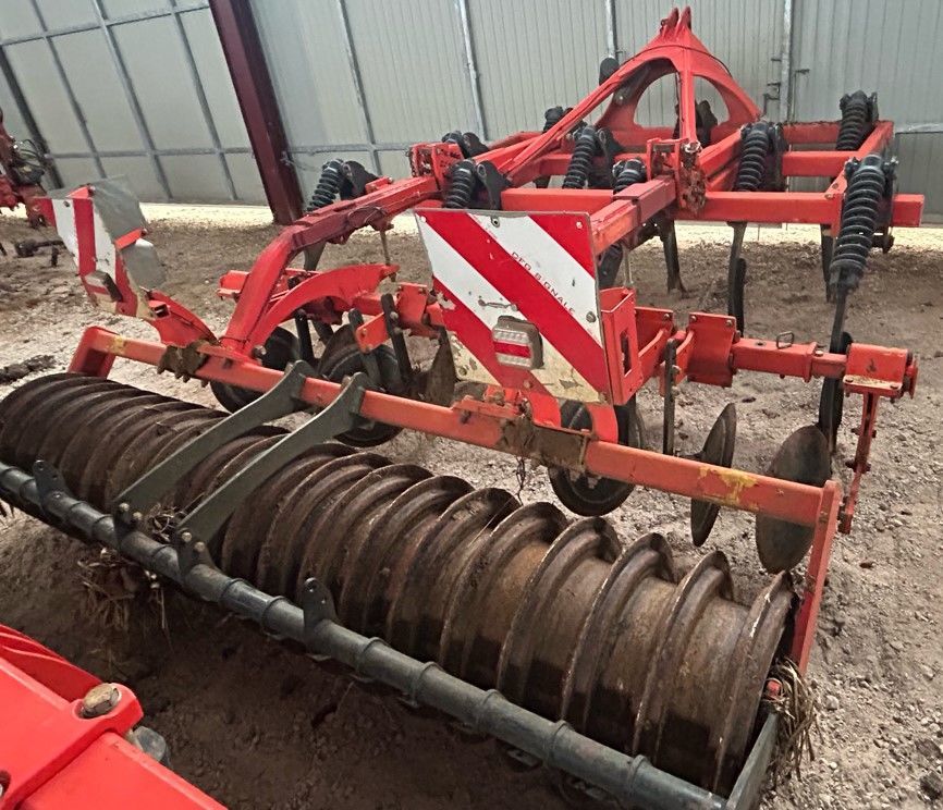 E-FARM: Kuhn Cultimer 300 - Kultivátor - id TU1A5UP - 8800 EUR - Gyártási év: 2015 - Franciaország