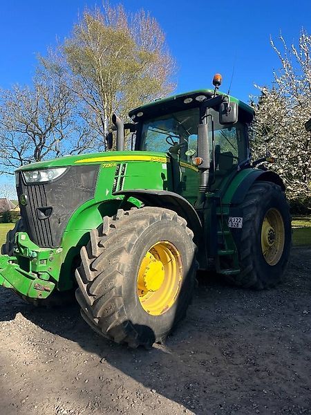 John Deere 7230 R Tractor €51,521