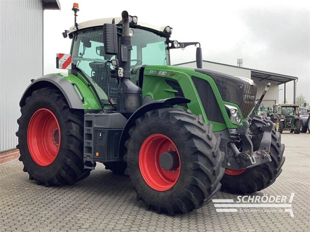 E-FARM: Fendt 824 Vario ProfiPlus - Tracteur - id IRIUKJQ - 131 885 € - Année: 2021 - Lecture du nombre d'heure: 4 355,Puissance du moteur (chevaux): 246,Allemagne