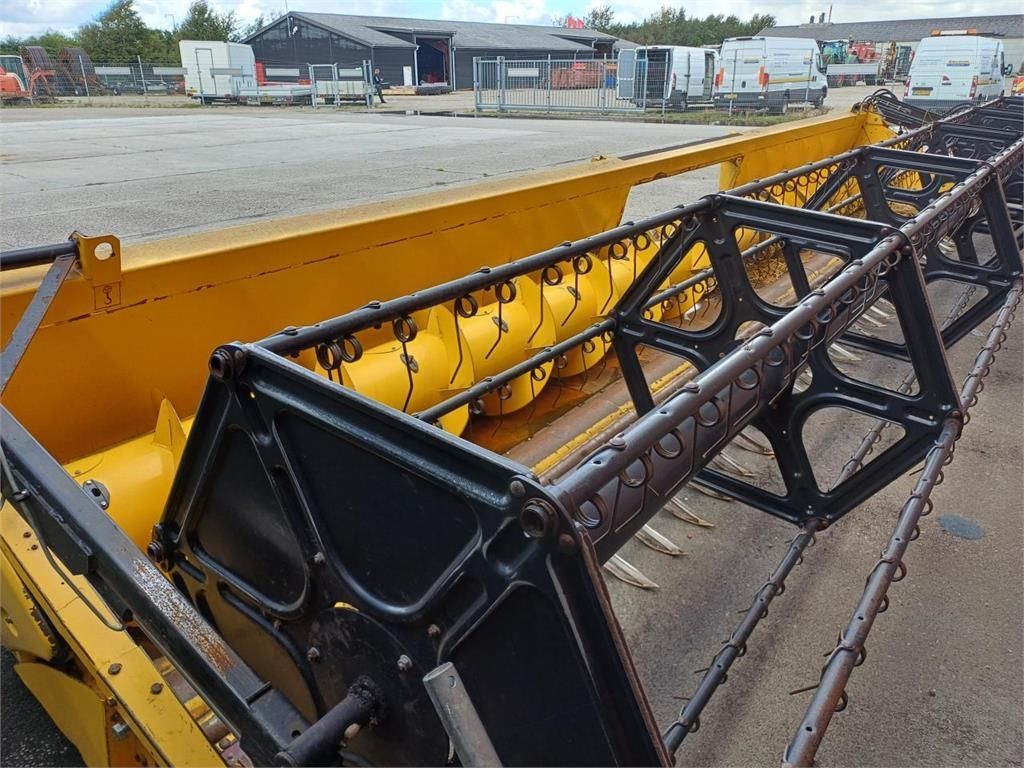 New Holland TC 30 Header €10,038