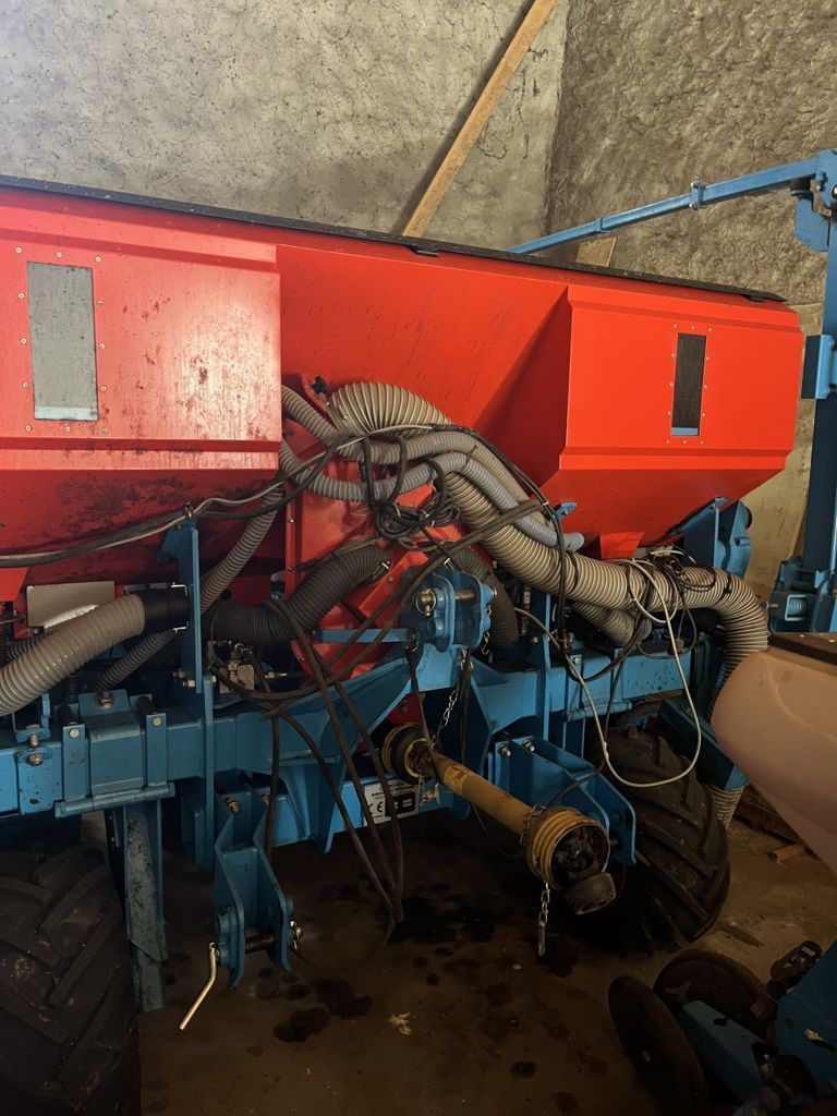 Monosem ng + 4 monoshox Σπαρτική ακριβείας 35.000 €