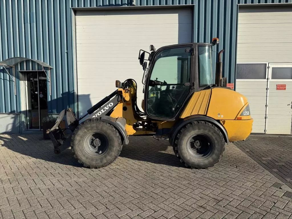 VOLVO l25b Pala gommata 18.500 €