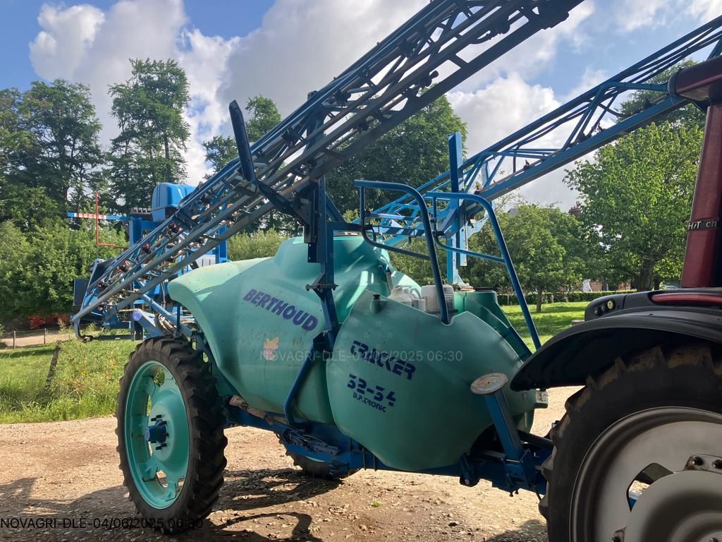 E-FARM: Berthoud tracker 32-34 - Pulvérisateur - id IRESJEA - 18 000 € - Année: 2014 - France