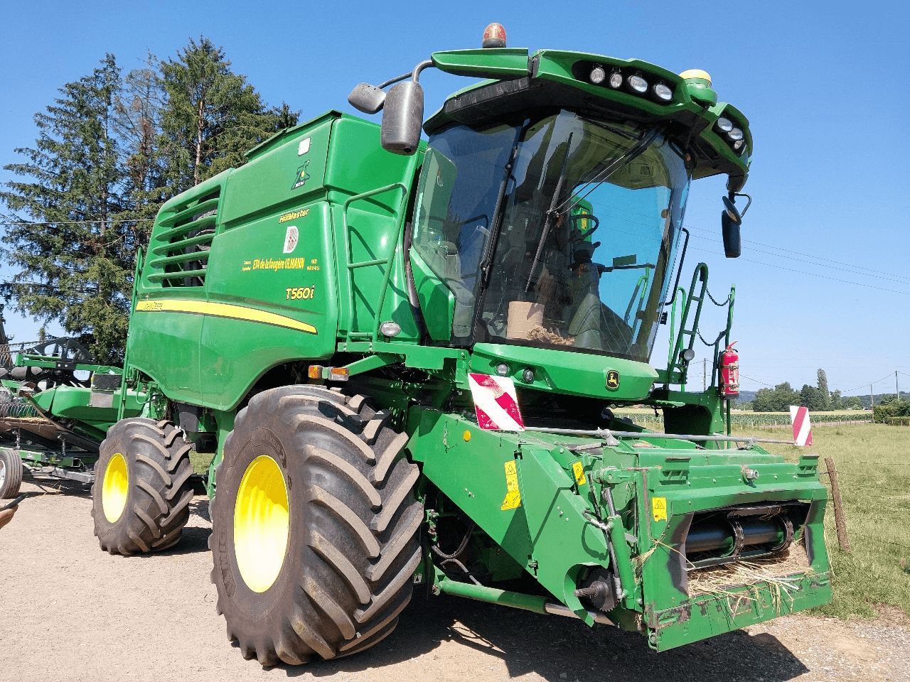 E-FARM: John Deere T560 - Combine harvester - id UJ77WRL - €210,000 - Year of construction: 2022 - Engine hours: 1,400,France