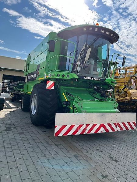 E-FARM: Deutz-Fahr 5690 HTS - Moissoneuse-batteuse - id AYDYMPT - 69 000 € - Année: 2009 - Lecture du nombre d'heure: 1 584,Allemagne