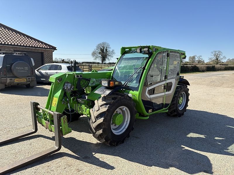 E-FARM: Merlo 33.7 - Ładowacz teleskopowy - id AQFAPTU - 42 870 € - Rok produkcji: 2020 - Motogodziny: 2553,Zjednoczone Królestwo