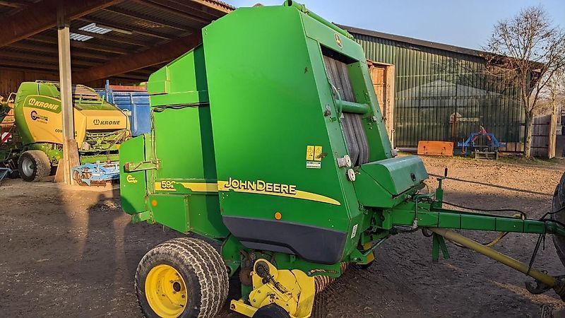 E-FARM: John Deere 592 - Πρέσσα - id CCJGC83 - 11.500 € - Χρονία: 2003 - Γερμανία