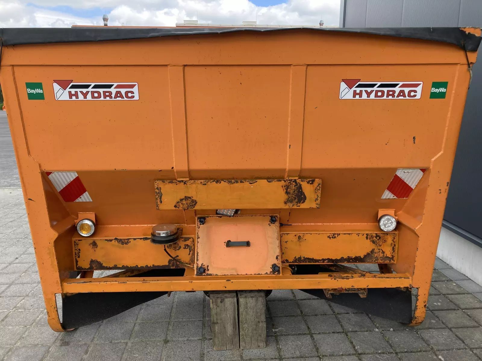 E-FARM: HYDRAC t 1400 - Municipal equipment - id WZ9ZTKG - €7,500 - Year of construction: 2017 - Germany
