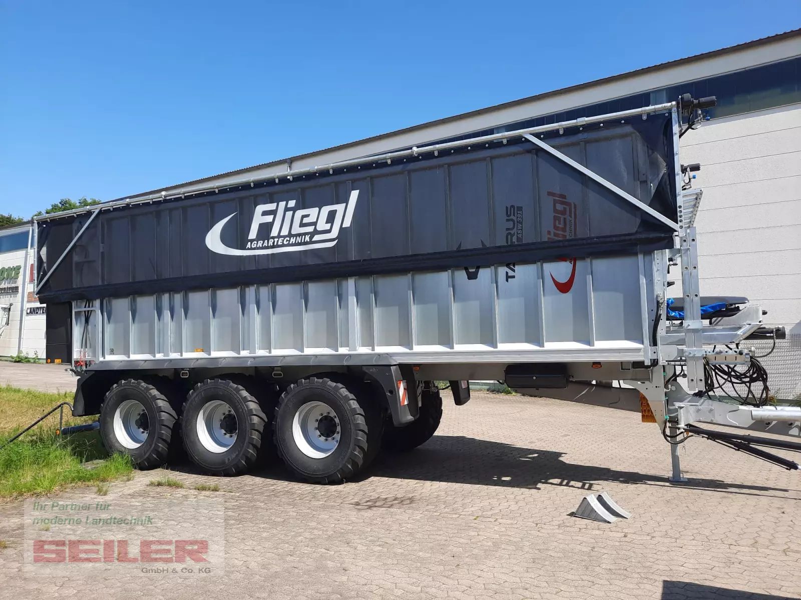 E-FARM: Fliegl asw 391 taurus fox 50m³ zwl + top lift light - Forage transport - id T5ZKM41 - Germany