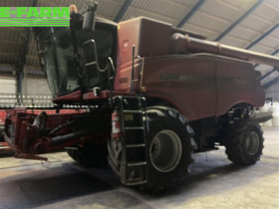 E-FARM: Case IH Axial Flow 8240 - Combine harvester - id JMKZWMD - €191,107 - Year of construction: 2016 - Engine power (HP): 570