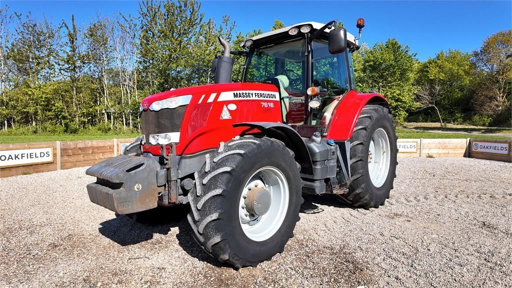 Massey Ferguson 7616 Dyna-6 Tractor €43,739