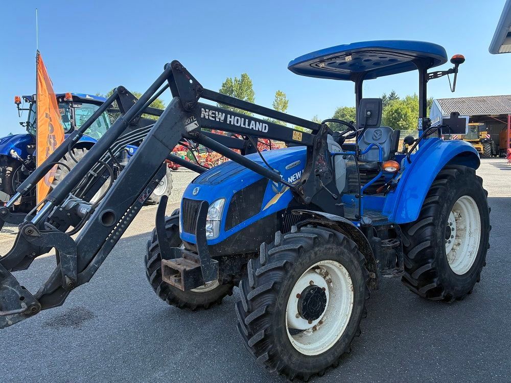 E-FARM: New Holland T4.65 - Traktor - id 1BWPYRX - 28.000 € - Baujahr: 2012 - Abgelesene Motorstunden: 3.393,Motorleistung (PS): 65,Frankreich