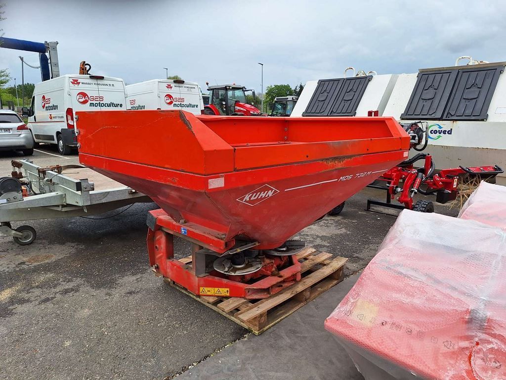 E-FARM: Kuhn mds732 - Epandeur d'engrais - id 2L9XYCF - Année: 2000 - France
