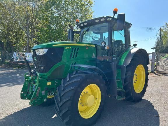 John Deere 6215 R Tractor €87,719