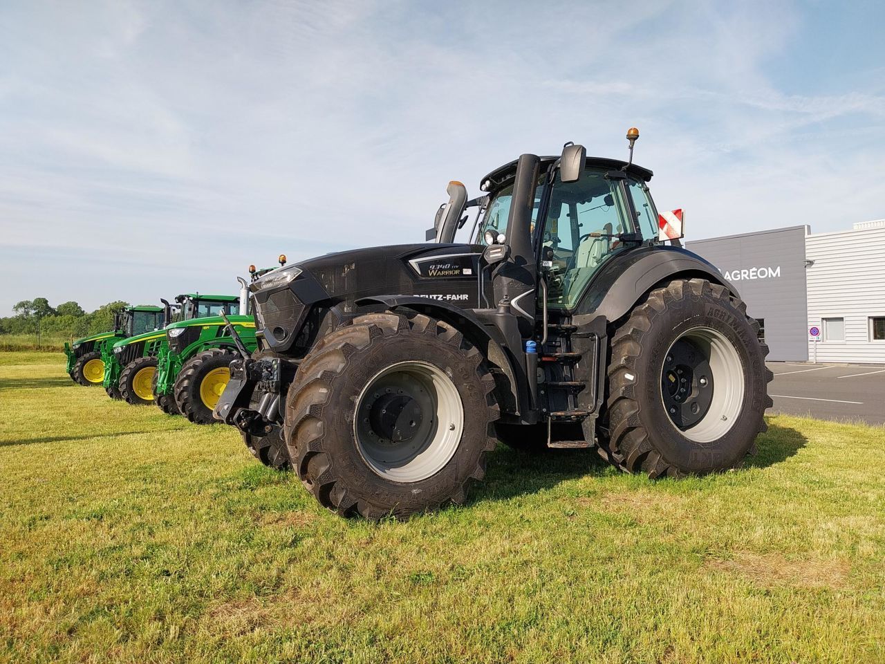 E-FARM: Deutz-Fahr 9340 TTV - Tracteur - id UGZFPSF - 139 000 € - Année: 2020 - Lecture du nombre d'heure: 2 480,Puissance du moteur (chevaux): 340,France