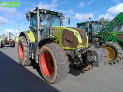 E-FARM: Claas Axion 820 - Tractor - id YMRLE3T - €70,000 - Year of construction: 2016 - Engine hours: 5,200,Engine power (HP): 220,France