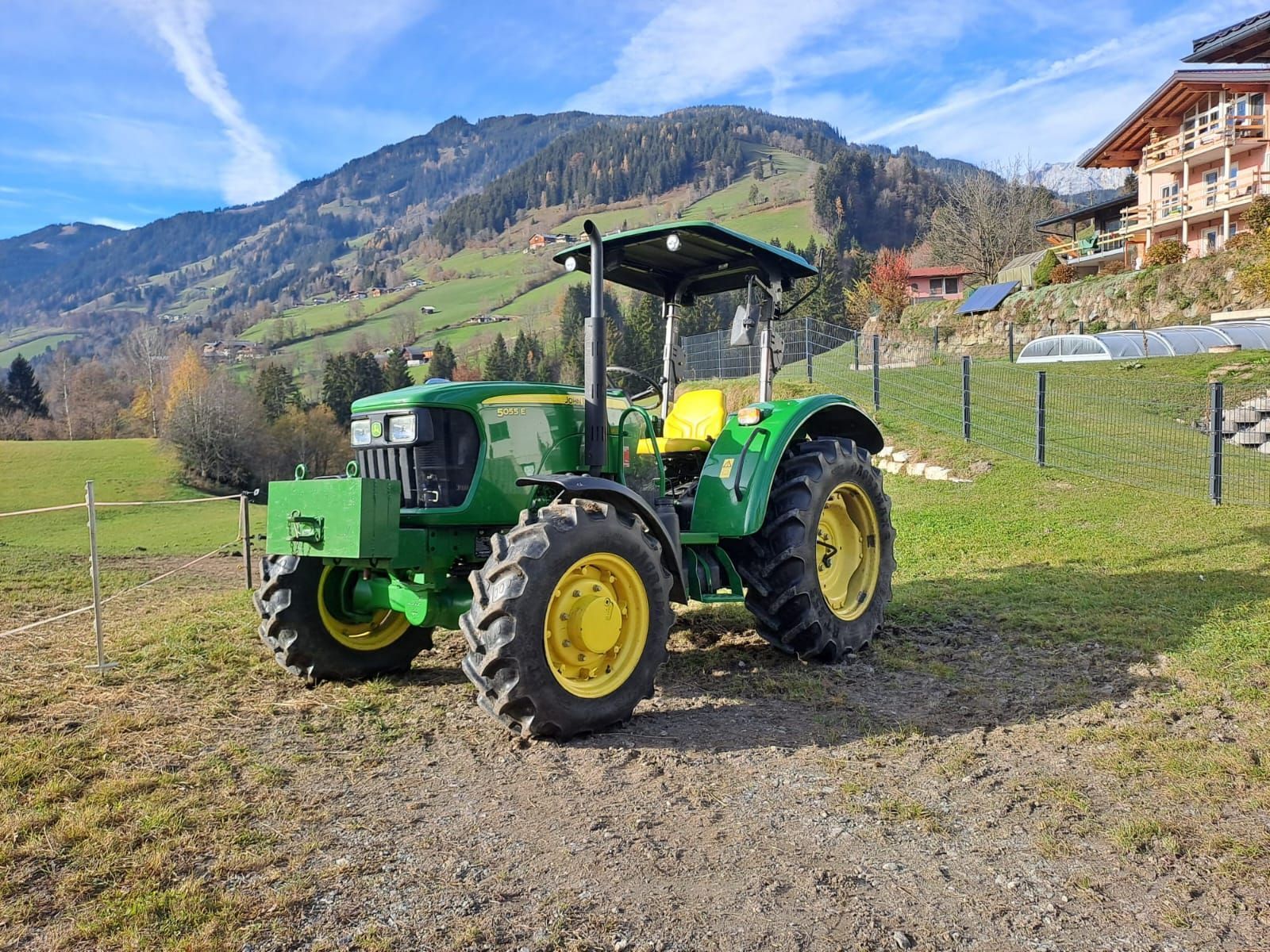 John Deere 5055 E Tractor 19.900 €