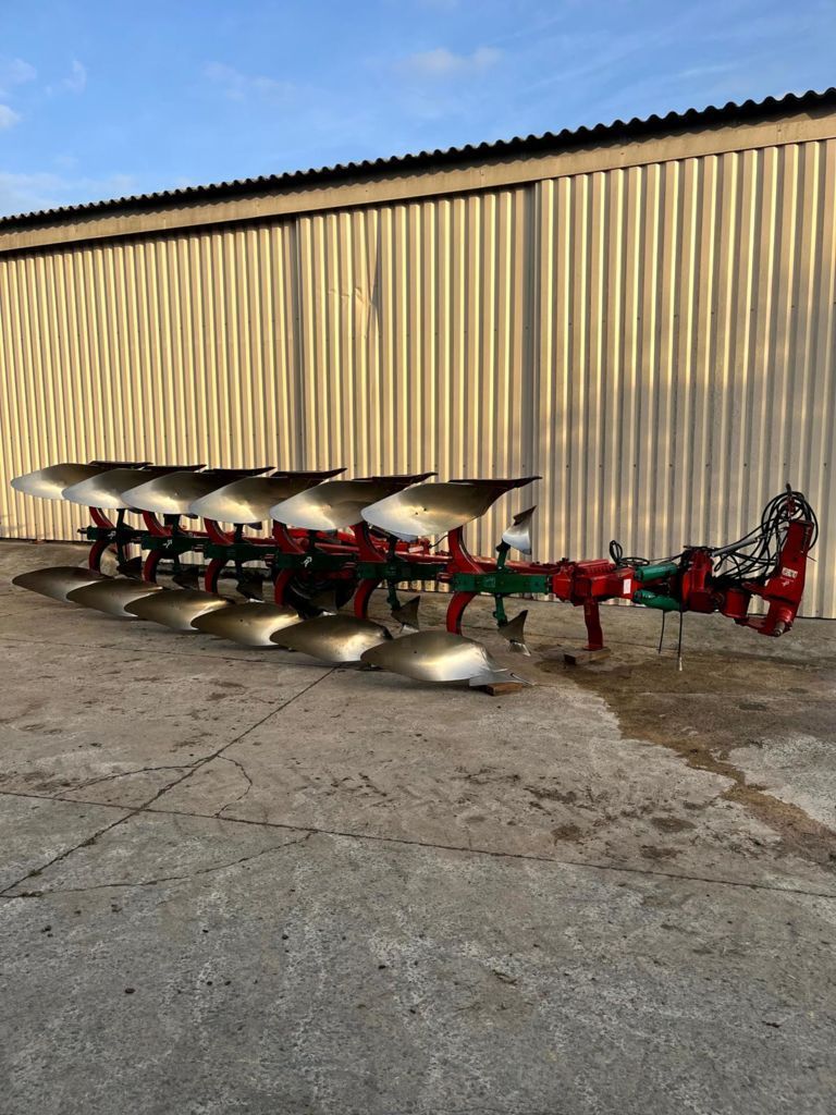 E-FARM: Kverneland PG 100 - Plough - id YQIH3TF - €13,500 - Year of construction: 2009 - France