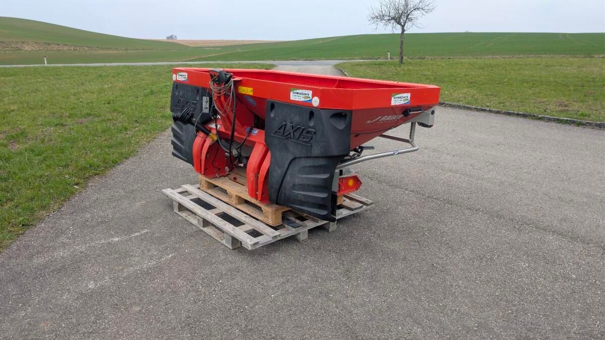 Rauch Fertiliser spreader €5,900