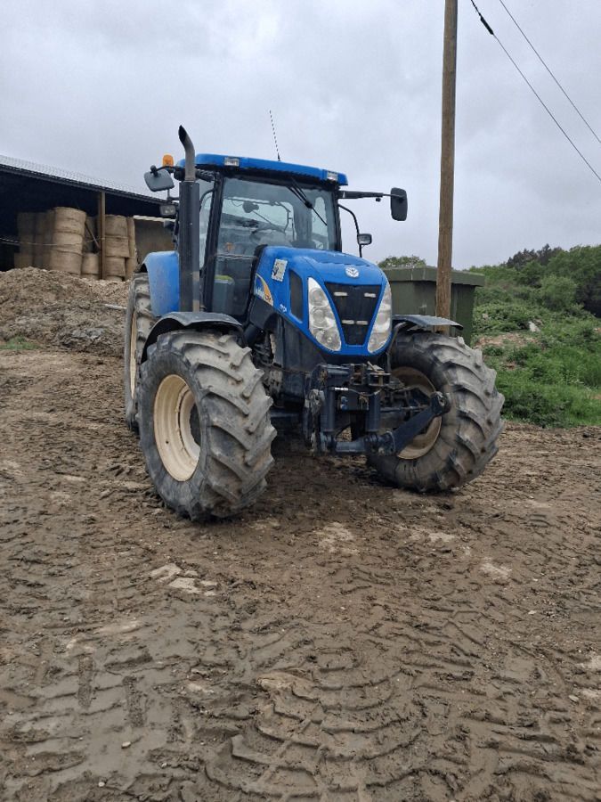 New Holland T 7030 Traktor 37 000 €