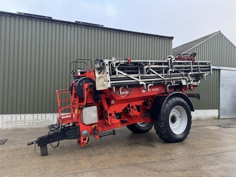 E-FARM: Kuhn kuhn agt 6036 boom fert spreader - Rozsiewacz nawozów - id GL8VKZ3 - 9507 € - Rok produkcji: 2012 - Zjednoczone Królestwo