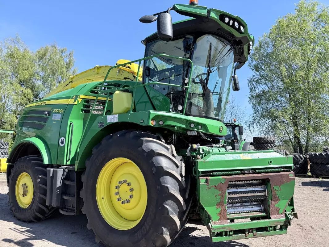 John Deere 8300 Sieczkarnia samobieżna