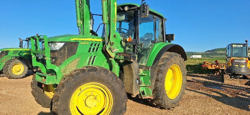 E-FARM: John Deere 6130 M - Trattore - id RCHWSFA - 59.000 € - Anno di costruzione: 2016 - Ore: 4.180,Potenza del motore: 130,Francia
