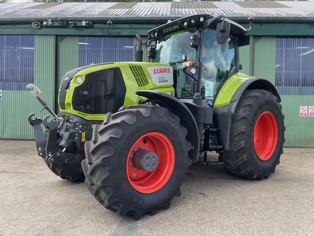 Claas Axion 870 Tractor €104,017