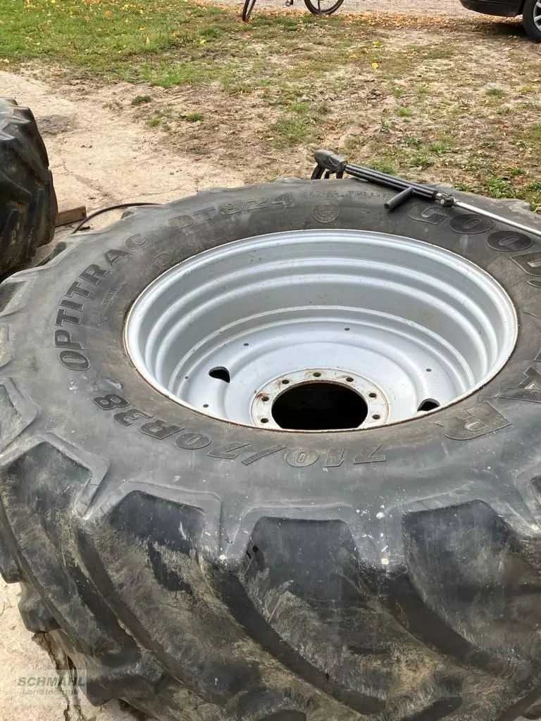 E-FARM: GOODYEAR 710/70r38 und 600/65r28 - Ratai ir vikšrai - id 5XKJSCB - Gamybos metai: 2003 - Vokietija