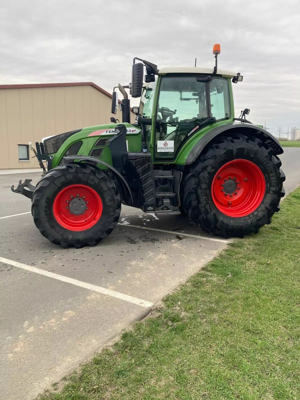 Fendt 724 Vario Profi Plus Tractor 117.000 €