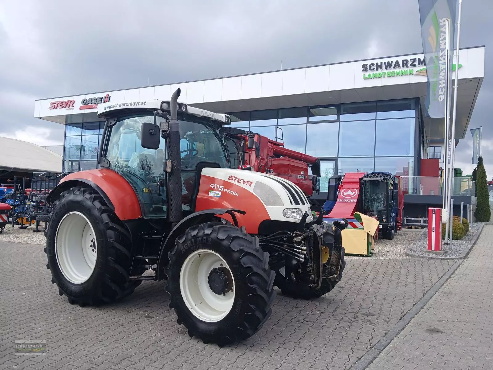 E-FARM: Steyr Profi 4115 - Traktor - id HLPZ4WD - 41.504 € - Baujahr: 2007 - Abgelesene Motorstunden: 11.583,Motorleistung (PS): 116,Österreich