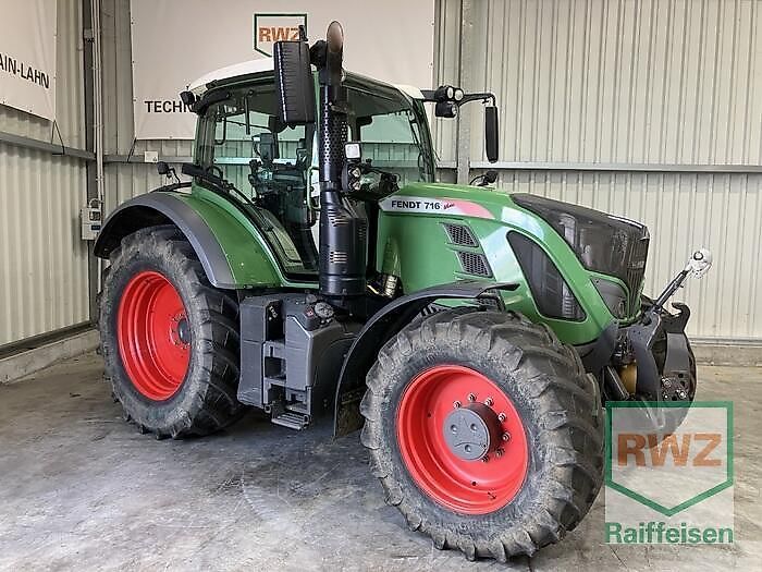 E-FARM: Fendt 716 Vario - Tracteur - id E8M7ECP - 88 000 € - Année: 2016 - Lecture du nombre d'heure: 3 036,Puissance du moteur (chevaux): 148,Allemagne