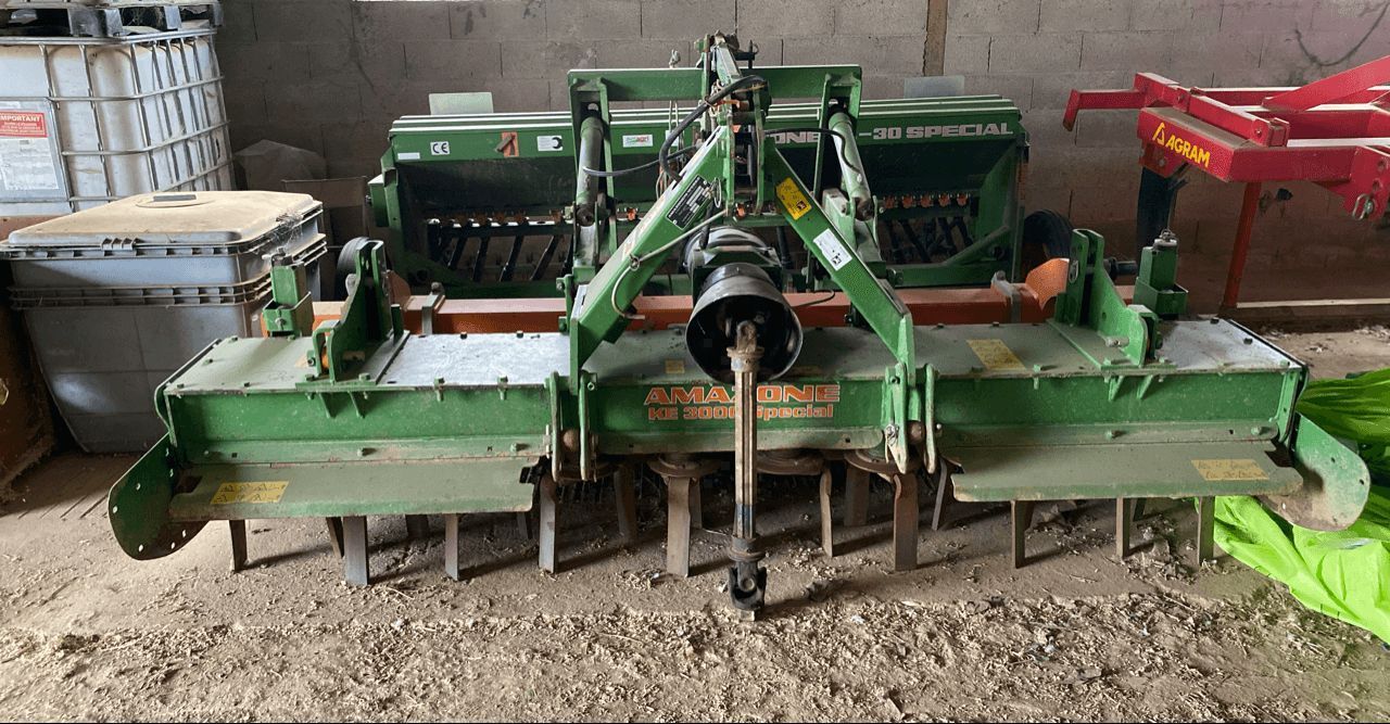 E-FARM: Amazone D8-30 Spe - Combinación de taladradoras - id EMYAWTP - 8000 € - Año: 1998 - Francia