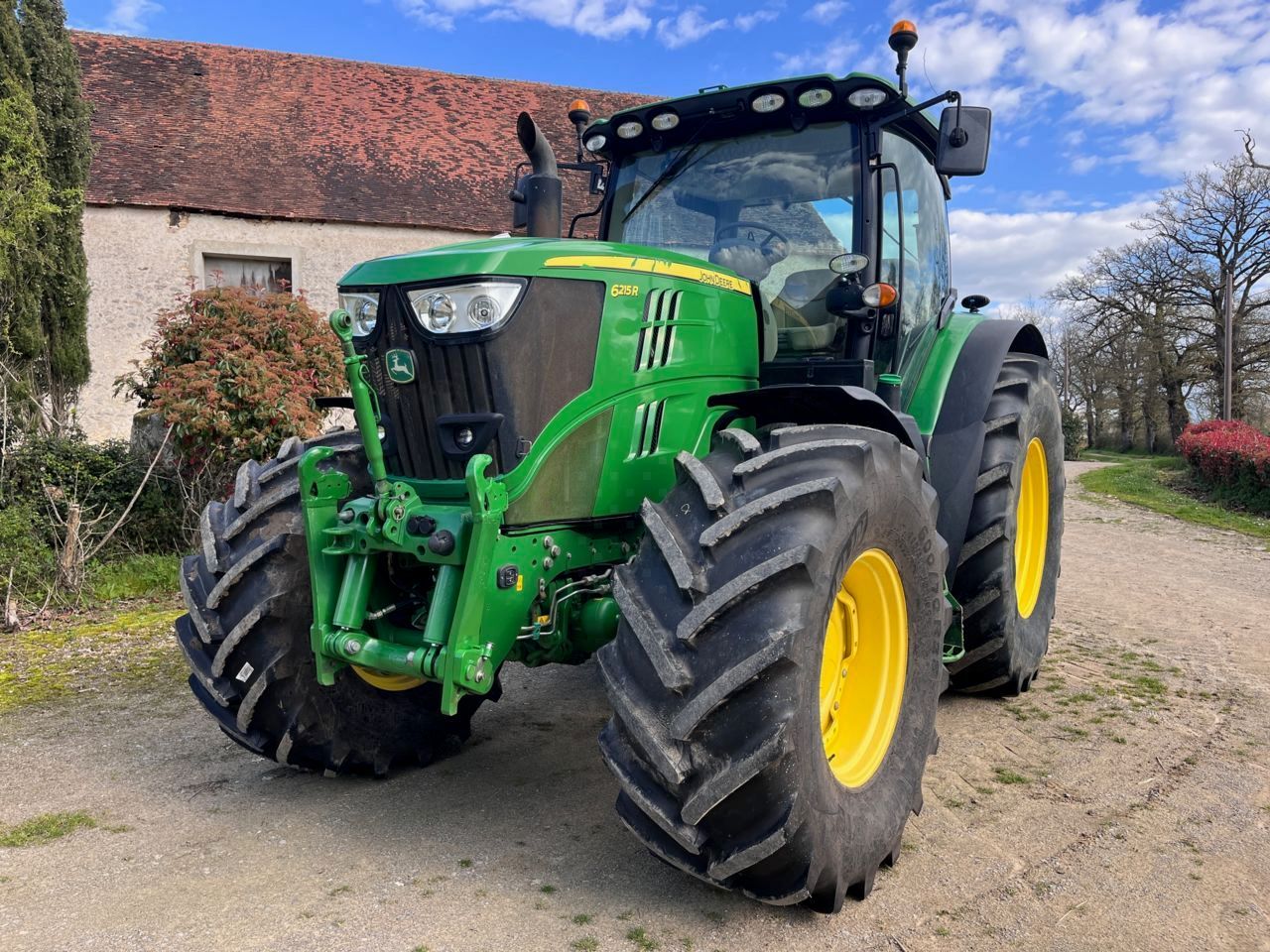 John Deere 6215 R Tractor €83,500