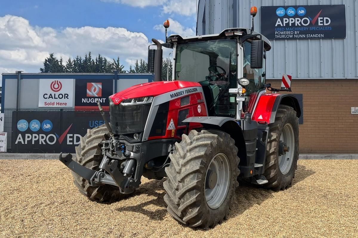 E-FARM: Massey Ferguson 8S.265 Exclusive - Traktor - id XYQPZAJ - 131.523 € - Baujahr: 2022 - Abgelesene Motorstunden: 1.452,Vereinigtes Königreich