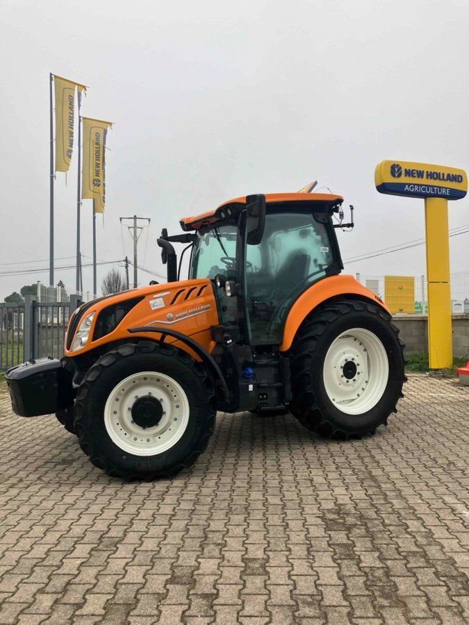 E-FARM: New Holland T5.110 - Tractor - id CSGYG3H - €79,000 - Year of construction: 2022 - Engine hours: 18,Engine power (HP): 110,France