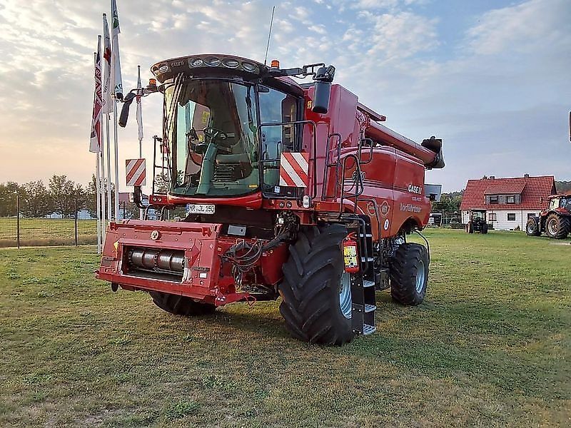 Case IH Axial-Flow 6150 Combine harvester €259,000