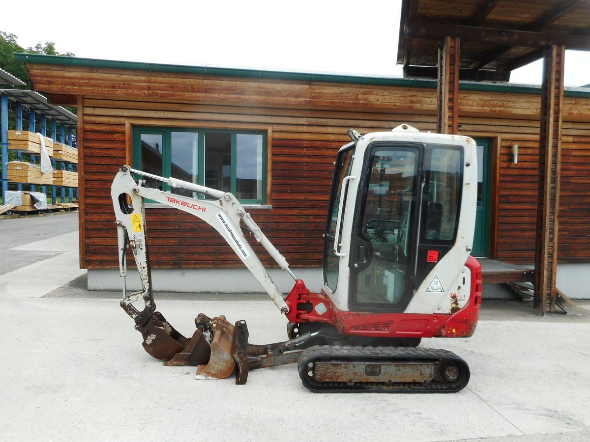 E-FARM: Takeuchi tb 216 ( 1.865kg ) 3 löffel + verstellfahrwerk - Excavator - id SZBGVG9 - €15,950 - Year of construction: 2015 - Engine power (HP): 16,Austria